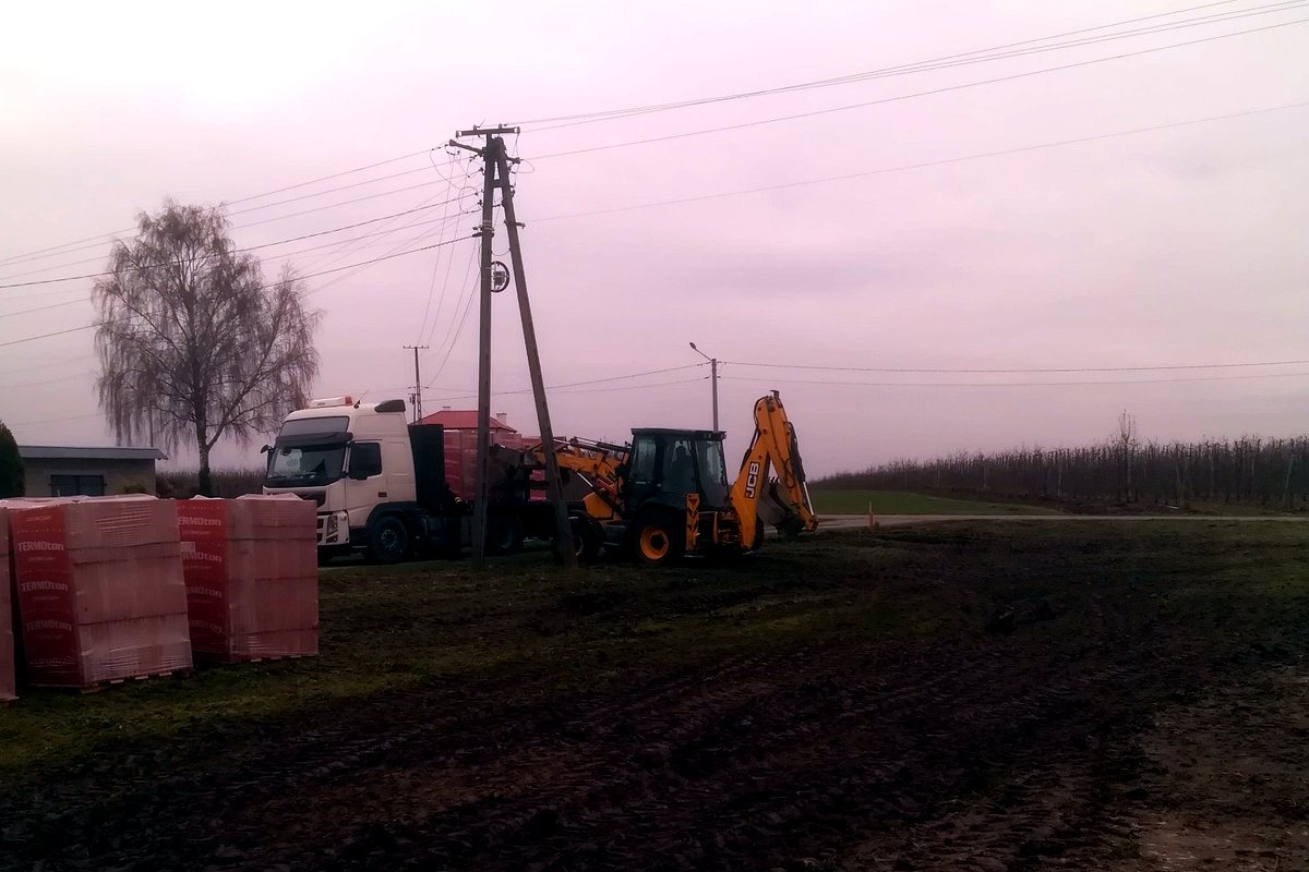 Załadunek i dostawa pustaków TERMOTON